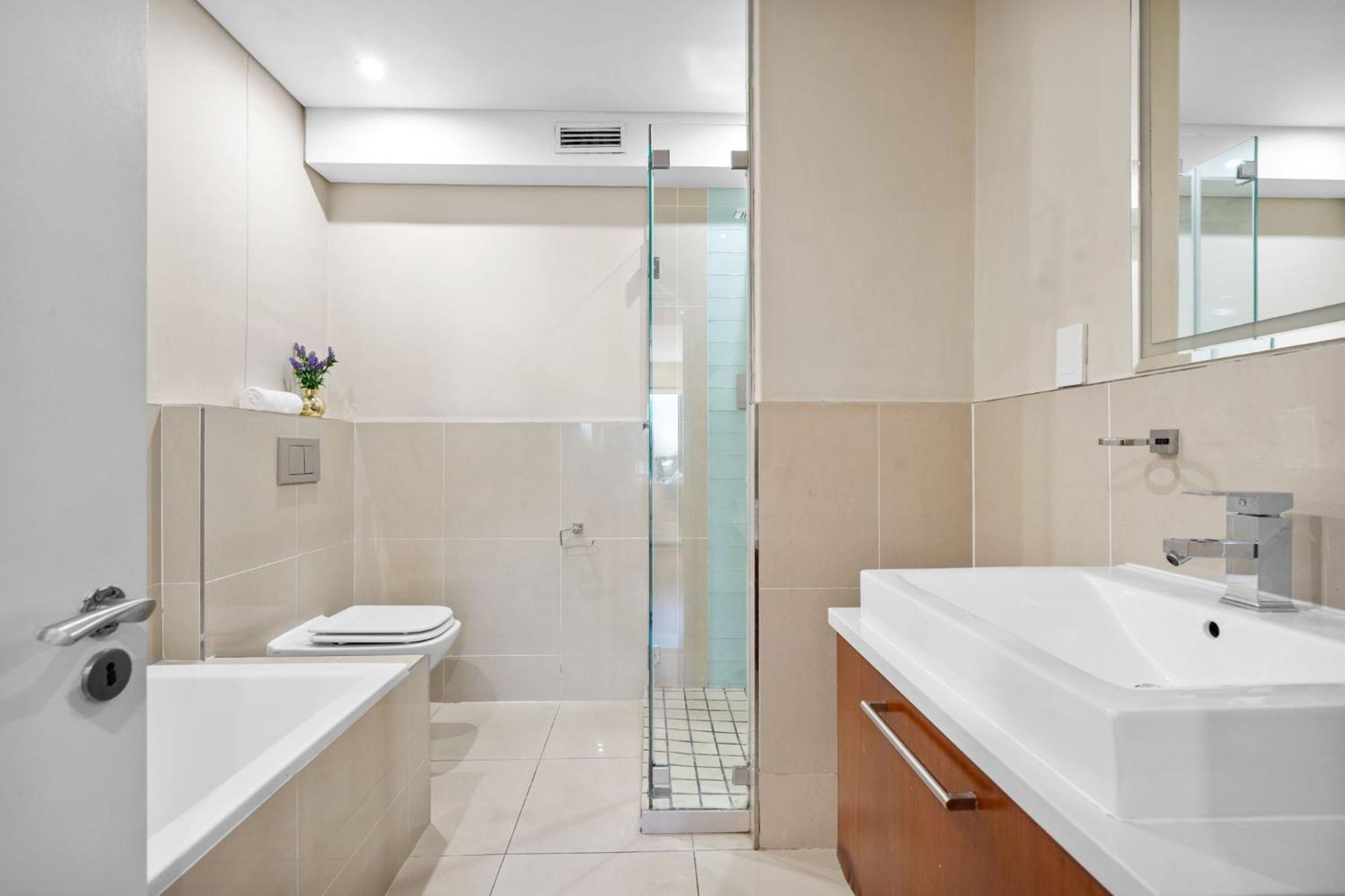 Eden On The Bay 167 By Hostagents Apartment Bloubergstrand Exterior photo
